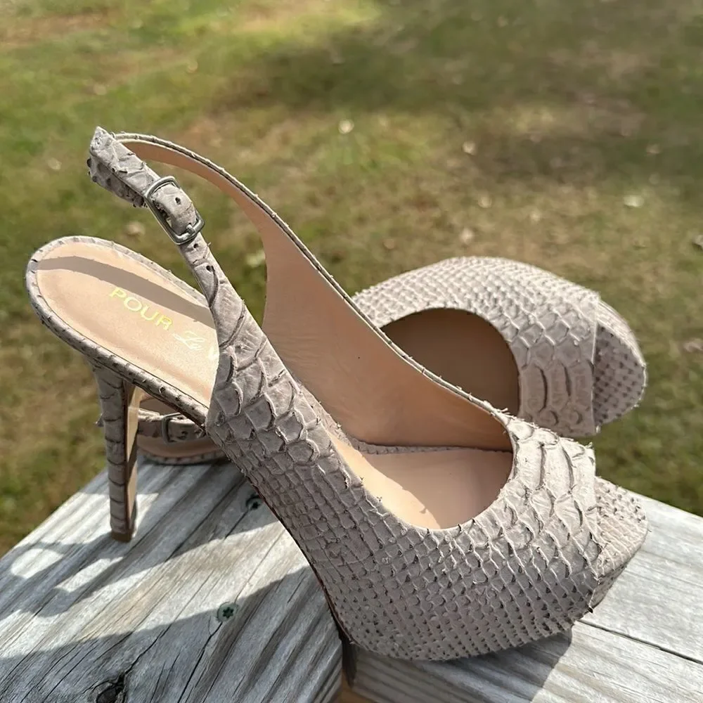 Pour La Victoire Snakeskin Nude Leather Platform Pumps – Size 8